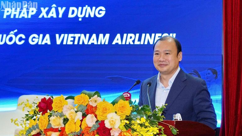 Đồng chí Lê Hải Bình, Ủy viên dự khuyết Trung ương Đảng, Tổng Biên tập Tạp chí Cộng sản phát biểu tại hội thảo "Nâng cao vai trò của thành phần kinh tế Nhà nước trong nền kinh tế thị trường định hướng xã hội chủ nghĩa ở Việt Nam - thực tiễn Tổng Công ty Hàng không Việt Nam - Vietnam Airlines".