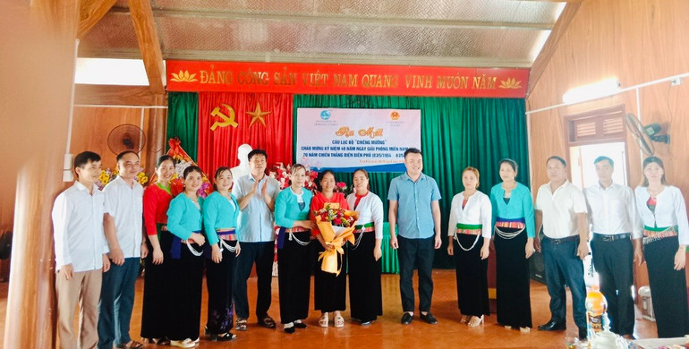 Lễ ra mắt Câu lạc bộ Chiềng Mường, xã Tú Sơn, huyện Kim Bôi (Hòa Bình) mới đây.