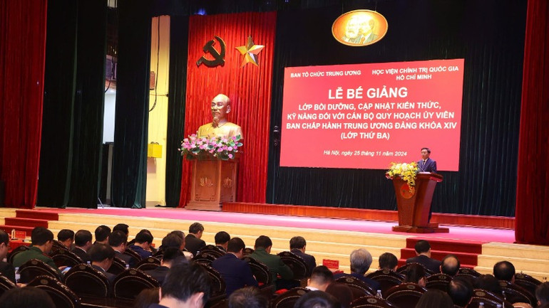 Quang cảnh lớp bồi dưỡng, cập nhật kiến thức, kỹ năng đối với cán bộ quy hoạch Ủy viên Trung ương Đảng khóa XIV (lớp thứ 3).