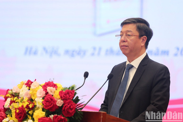 Đồng chí Vũ Trọng Lâm chia sẻ việc xuất bản cuốn sách của Tổng Bí thư.