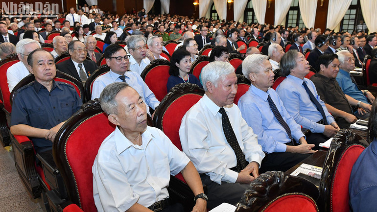 Các đại biểu dự Lễ kỷ niệm.