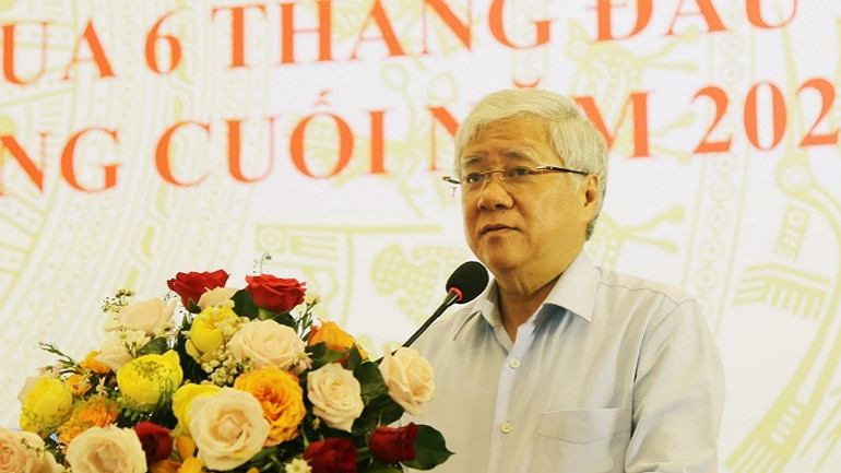 Đồng chí Đỗ Văn Chiến phát biểu tại hội nghị.