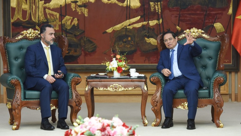 Thủ tướng Chính phủ Phạm Minh Chính tiếp Phó Chủ tịch Cơ quan Đầu tư quốc gia Oman (OIA) Nasser bin Suliman Al Harthi. (Ảnh: Trần Hải)