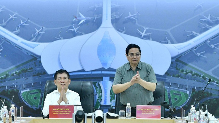 Thủ tướng Phạm Minh Chính chủ trì cuộc họp với các bộ, ngành, đơn vị bàn giải pháp bảo đảm tiến độ xây dựng Cảng hàng không quốc tế Long Thành.