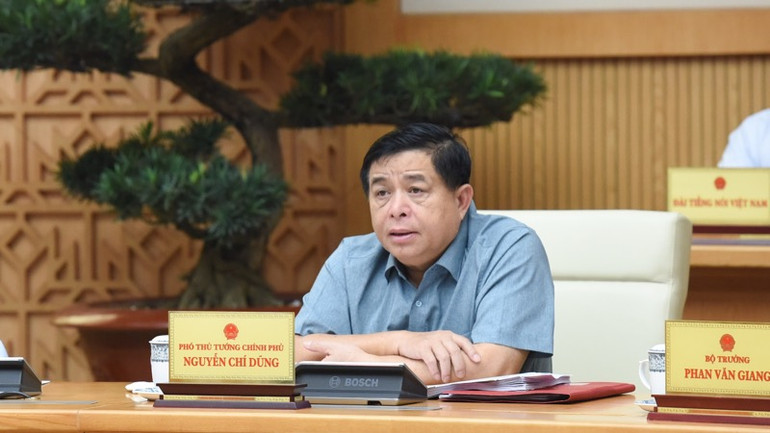 Phó Thủ tướng Nguyễn Chí Dũng phát biểu ý kiến tại phiên họp. (Ảnh: TRẦN HẢI) Phó Thủ tướng Nguyễn Chí Dũng phát biểu ý kiến tại phiên họp. (Ảnh: TRẦN HẢI)