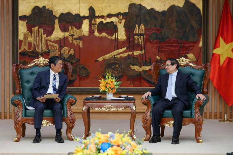 Thủ tướng Phạm Minh Chính tiếp Đại sứ Nhật Bản tại Việt Nam Ito Naoki. (Ảnh: TRẦN HẢI)