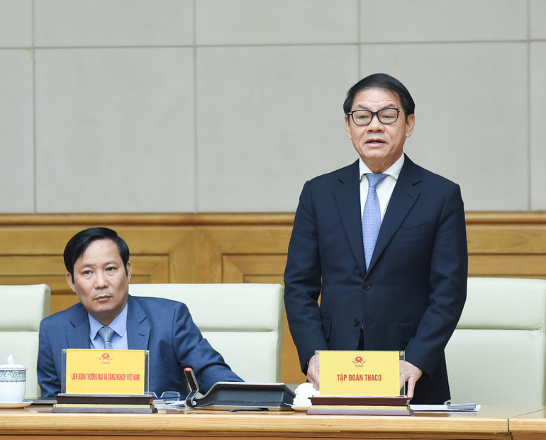 Chủ tịch HĐQT Tập đoàn THACO Trần Bá Dương phát biểu ý kiến tại Hội nghị. (Ảnh: TRẦN HẢI) Chủ tịch HĐQT Tập đoàn THACO Trần Bá Dương phát biểu ý kiến tại Hội nghị. (Ảnh: TRẦN HẢI)