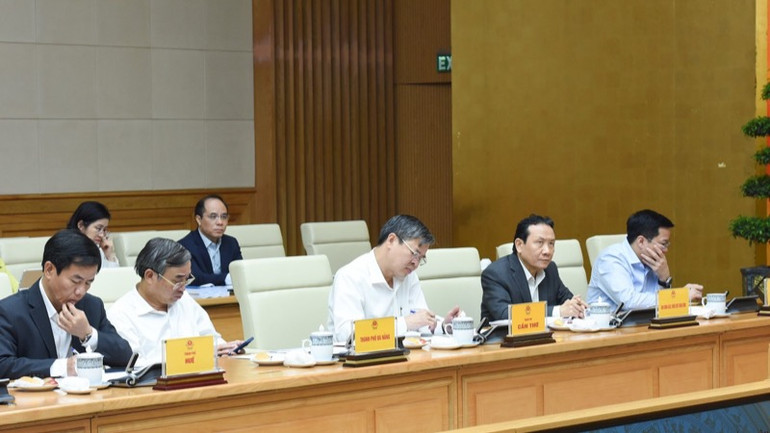 Các đại biểu tham dự phiên họp (Ảnh: TRẦN HẢI).