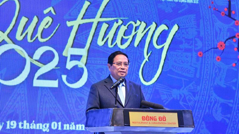 Thủ tướng Phạm Minh Chính phát biểu ý kiến tại Chương trình Xuân Quê hương 2025. (Ảnh: THANH GIANG)