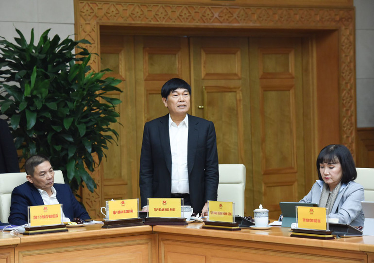 Chủ tịch HĐQT CTCP Tập đoàn Hòa Phát Trần Đình Long phát biểu ý kiến tại Hội nghị. (Ảnh: TRẦN HẢI) Chủ tịch HĐQT CTCP Tập đoàn Hòa Phát Trần Đình Long phát biểu ý kiến tại Hội nghị. (Ảnh: TRẦN HẢI)