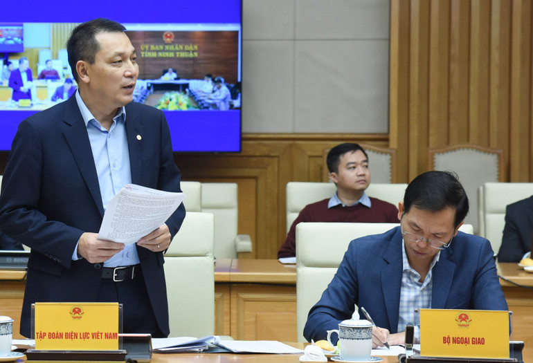 Chủ tịch Hội đồng thành viên Tập đoàn Điện lực Việt Nam (EVN) phát biểu ý kiến tại phiên họp (Ảnh: TRẦN HẢI)