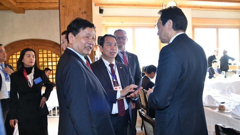 Các đại biểu trao đổi tại Tọa đàm. (Ảnh: THANH GIANG) Các đại biểu trao đổi tại Tọa đàm. (Ảnh: THANH GIANG)