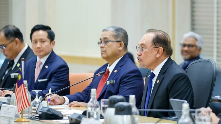 Thủ tướng Malaysia Anwar Ibrahim phát biểu tại hội đàm. (Ảnh: NHẬT BẮC/VGP) Thủ tướng Malaysia Anwar Ibrahim phát biểu tại hội đàm. (Ảnh: NHẬT BẮC/VGP)