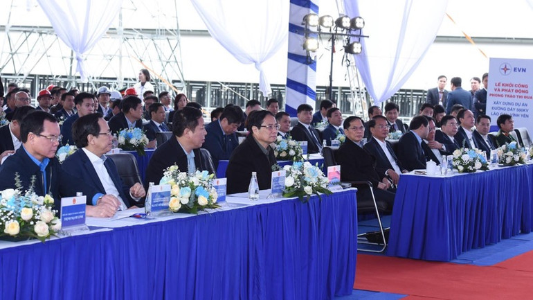 Thủ tướng Phạm Minh Chính và các đồng chí lãnh đạo, các đại biểu tham dự buổi lễ. (Ảnh: TRẦN HẢI) Thủ tướng Phạm Minh Chính và các đồng chí lãnh đạo, các đại biểu tham dự buổi lễ. (Ảnh: TRẦN HẢI)