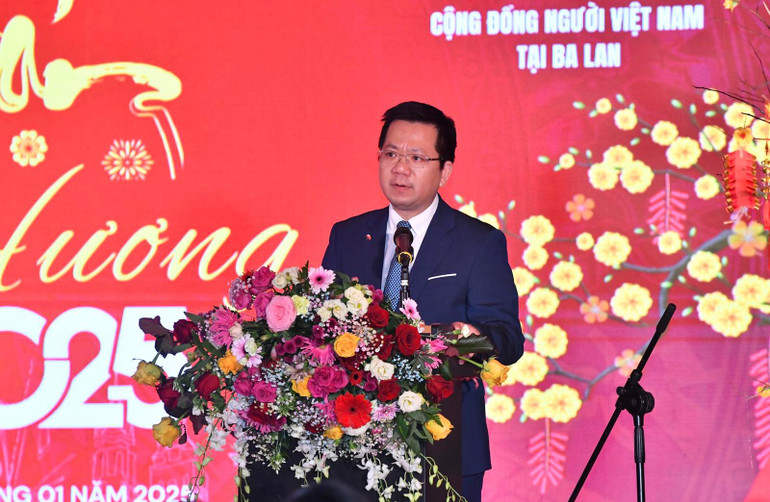 Đại sứ Việt Nam tại Ba Lan Hà Hoàng Hải phát biểu ý kiến tại Chương trình (Ảnh: THANH GIANG).