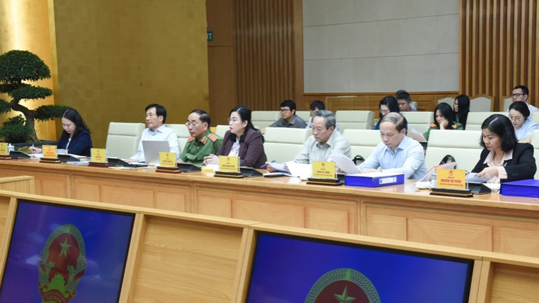 Các đại biểu tham dự phiên họp. (Ảnh: TRẦN HẢI)