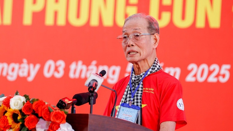 Ông Võ Ái Vân thay mặt các chiến sĩ cách mạng bị địch bắt, tù đày phát biểu ý kiến tại buổi gặp mặt. (Ảnh: NHẬT BẮC/VGP) Ông Võ Ái Vân thay mặt các chiến sĩ cách mạng bị địch bắt, tù đày phát biểu ý kiến tại buổi gặp mặt. (Ảnh: NHẬT BẮC/VGP)