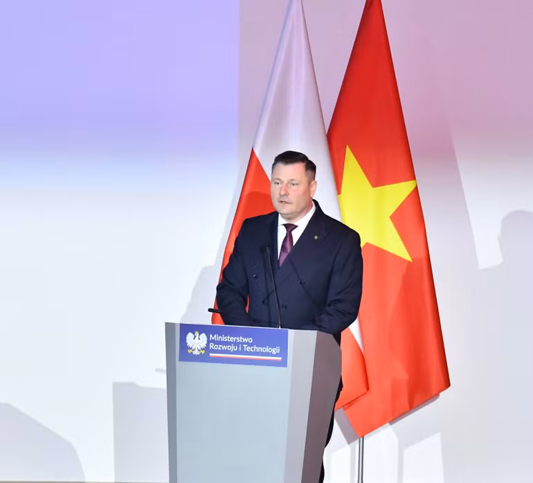 Bộ trưởng Phát triển Kinh tế và Công nghệ Ba Lan Krystof Paszyk phát biểu tại Diễn đàn (Ảnh: THANH GIANG).