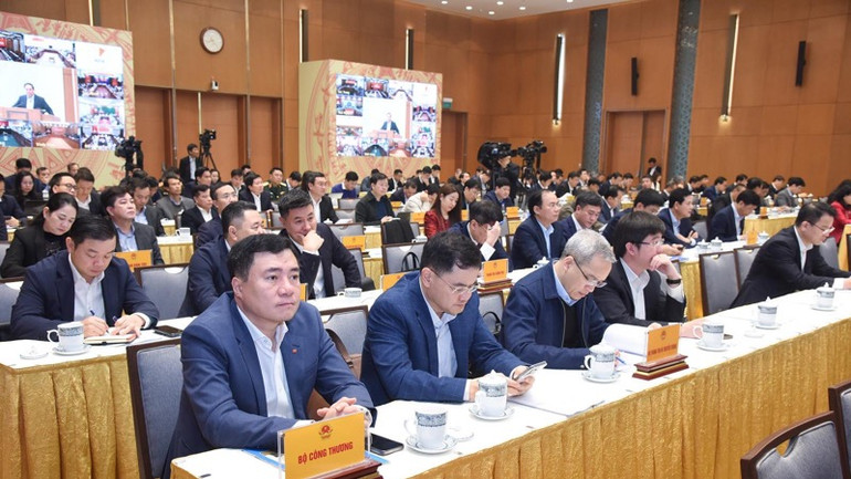 Đại diện lãnh đạo các bộ, ngành Trung ương, các đại biểu tham dự Hội nghị (Ảnh: TRẦN HẢI).