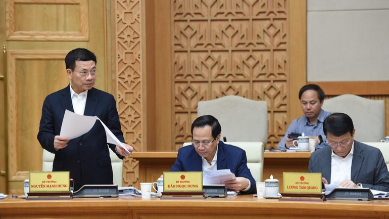 Bộ trưởng Khoa học và Công nghệ Nguyễn Mạnh Hùng phát biểu ý kiến tại phiên họp. (Ảnh: TRẦN HẢI)