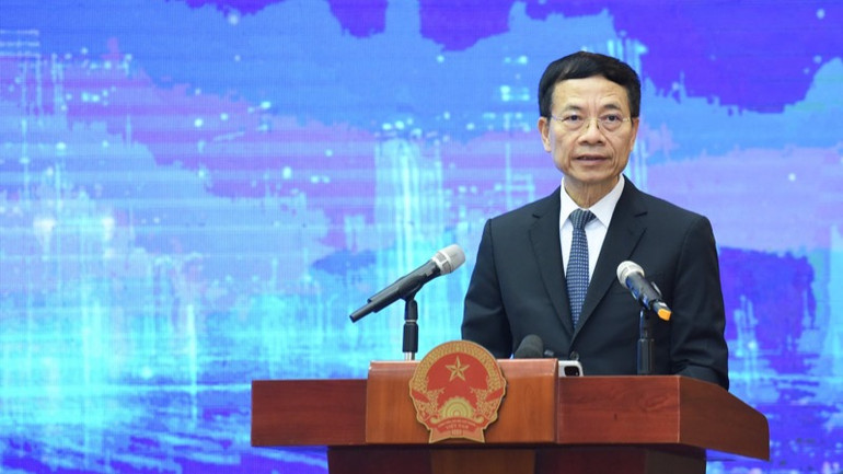 Bộ trưởng Thông tin và Truyền thông Nguyễn Mạnh Hùng phát biểu ý kiến tại Hội nghị. (Ảnh: TRẦN HẢI) Bộ trưởng Thông tin và Truyền thông Nguyễn Mạnh Hùng phát biểu ý kiến tại Hội nghị. (Ảnh: TRẦN HẢI)