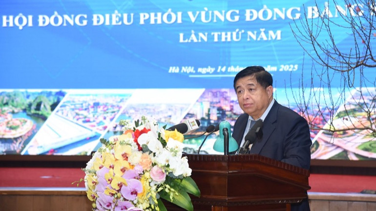 Bộ trưởng Kế hoạch và Đầu tư Nguyễn Chí Dũng phát biểu ý kiến tại Hội nghị. (Ảnh: TRẦN HẢI) Bộ trưởng Kế hoạch và Đầu tư Nguyễn Chí Dũng phát biểu ý kiến tại Hội nghị. (Ảnh: TRẦN HẢI)