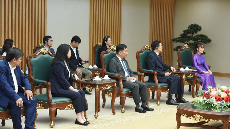 Đại diện Tập đoàn COMAC và đối tác Việt Nam tham dự buổi tiếp. (Ảnh: TRẦN HẢI)