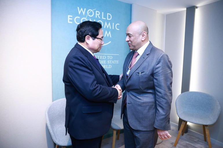 Thủ tướng Chính phủ Phạm Minh Chính và Tổng Thư ký Hội đồng Hợp tác Vùng Vịnh (GCC) Jasem Mohamed Albudaiwi. (Ảnh: NHẬT BẮC/VGP) Thủ tướng Chính phủ Phạm Minh Chính và Tổng Thư ký Hội đồng Hợp tác Vùng Vịnh (GCC) Jasem Mohamed Albudaiwi. (Ảnh: NHẬT BẮC/VGP)