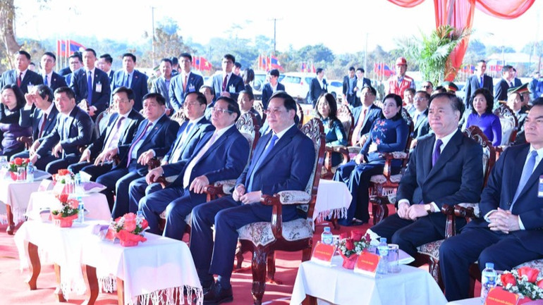 Thủ tướng Phạm Minh Chính và Thủ tướng Sonexay Siphandone tham dự Lễ động thổ Dự án Công viên Hữu nghị Lào-Việt Nam. (Ảnh: THANH GIANG)