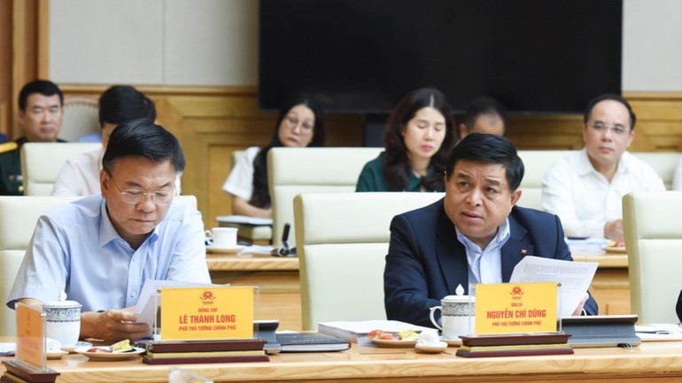 Phó Thủ tướng Nguyễn Chí Dũng phát biểu ý kiến tại cuộc họp. (Ảnh: TRẦN HẢI)