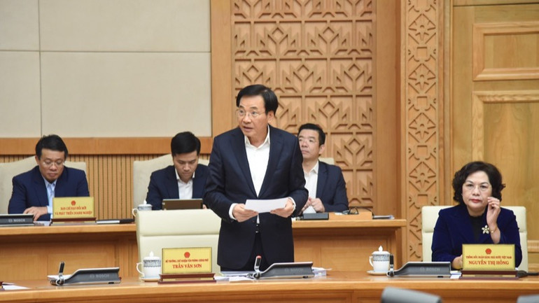 Bộ trưởng, Chủ nhiệm Văn phòng Chính phủ Trần Văn Sơn phát biểu ý kiến tại phiên họp (Ảnh: TRẦN HẢI).