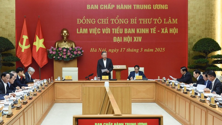 Quang cảnh buổi làm việc. (Ảnh: TRẦN HẢI)