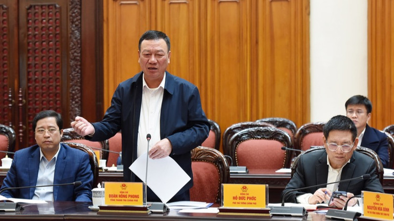 Tổng Thanh tra Chính phủ Đoàn Hồng Phong phát biểu ý kiến tại phiên họp. (Ảnh: TRẦN HẢI)