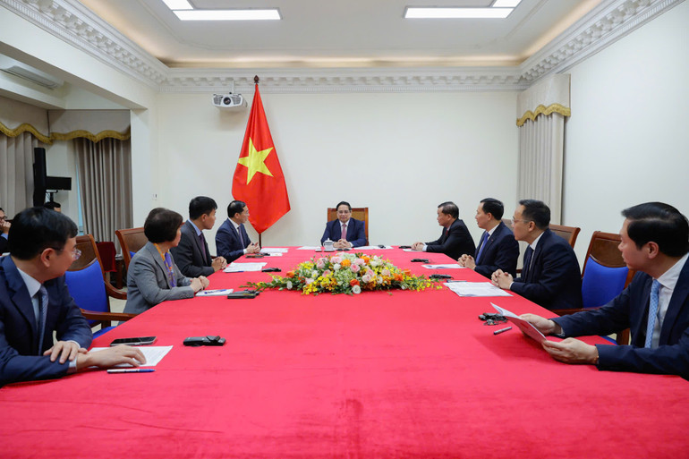 Quang cảnh buổi điện đàm (Ảnh: TRẦN HẢI).