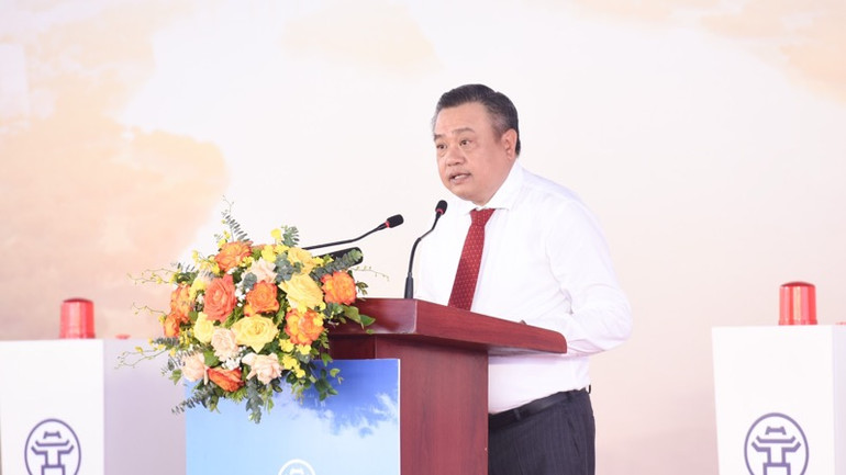 Chủ tịch Ủy ban nhân dân thành phố Hà Nội Trần Sỹ Thanh phát biểu ý kiến tại buổi lễ. (Ảnh: TRẦN HẢI)