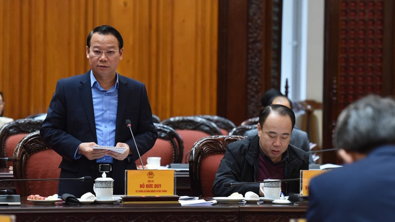 Bộ trưởng Nông nghiệp và Môi trường Đỗ Đức Duy phát biểu ý kiến tại cuộc họp (Ảnh: TRẦN HẢI). Bộ trưởng Nông nghiệp và Môi trường Đỗ Đức Duy phát biểu ý kiến tại cuộc họp (Ảnh: TRẦN HẢI).