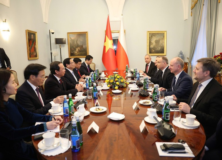 Thủ tướng Chính phủ Phạm Minh Chính hội kiến Tổng thống Ba Lan Andrzej Duda. (Ảnh: NHẬT BẮC/VGP) Thủ tướng Chính phủ Phạm Minh Chính hội kiến Tổng thống Ba Lan Andrzej Duda. (Ảnh: NHẬT BẮC/VGP)