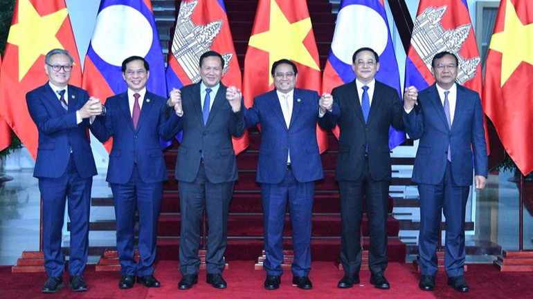 Thủ tướng Phạm Minh Chính với Thủ tướng Lào Sonexay Siphandone, Thủ tướng Campuchia Hun Manet và các Phó Thủ tướng Chính phủ 3 nước. (Ảnh: THANH GIANG)