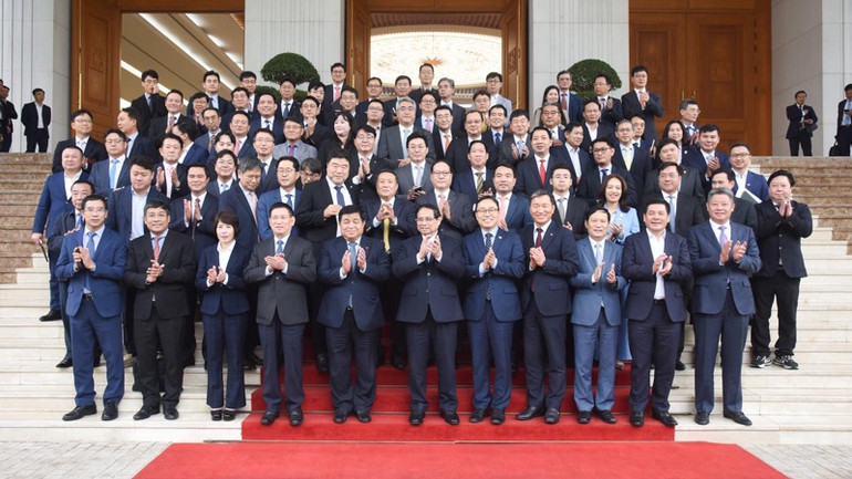 Thủ tướng Phạm Minh Chính với lãnh đạo các tập đoàn, doanh nghiệp hàng đầu của Hàn Quốc tham dự Tọa đàm. (Ảnh: TRẦN HẢI)