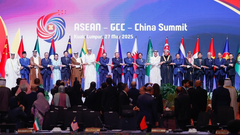 Thủ tướng Chính phủ Phạm Minh Chính và lãnh đạo các nước tham dự Hội nghị Cấp cao ASEAN-Hội đồng Hợp tác Vùng Vịnh (GCC)-Trung Quốc. (Ảnh: VGP/Nhật Bắc) Thủ tướng Chính phủ Phạm Minh Chính và lãnh đạo các nước tham dự Hội nghị Cấp cao ASEAN-Hội đồng Hợp tác Vùng Vịnh (GCC)-Trung Quốc. (Ảnh: VGP/Nhật Bắc)