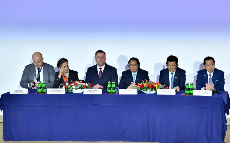 Thủ tướng Phạm Minh Chính dự và chủ trì Diễn đàn Doanh nghiệp Việt Nam - Ba Lan (Ảnh: THANH GIANG). Thủ tướng Phạm Minh Chính dự và chủ trì Diễn đàn Doanh nghiệp Việt Nam - Ba Lan (Ảnh: THANH GIANG).