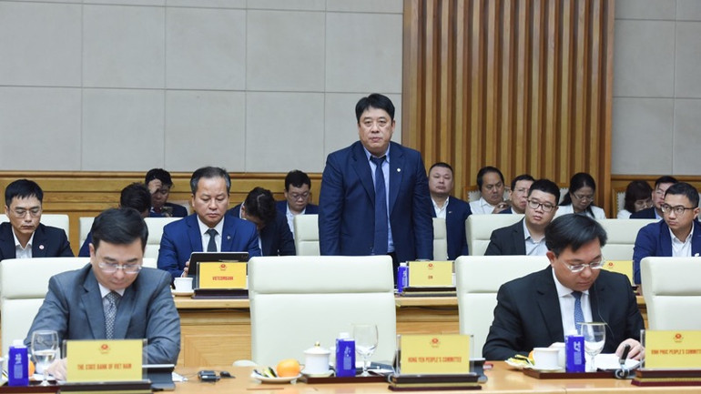 Đại diện lãnh đạo tập đoàn, doanh nghiệp của Việt Nam trao đổi ý kiến tại Tọa đàm. (Ảnh: TRẦN HẢI)