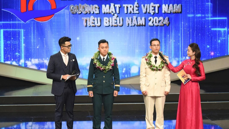 Phần giao lưu các Gương mặt trẻ Việt Nam tiêu biểu với khán giả (Ảnh: TRẦN HẢI).