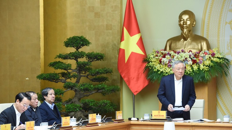 Phó Thủ tướng Thường trực Chính phủ Nguyễn Hòa Bình phát biểu ý kiến tại phiên họp. (Ảnh: TRẦN HẢI)