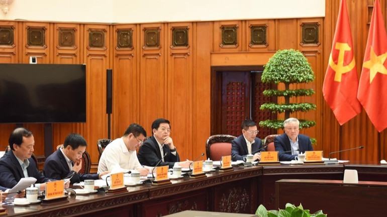 Lãnh đạo Chính phủ, các bộ, ngành tham dự cuộc họp (Ảnh: TRẦN HẢI).