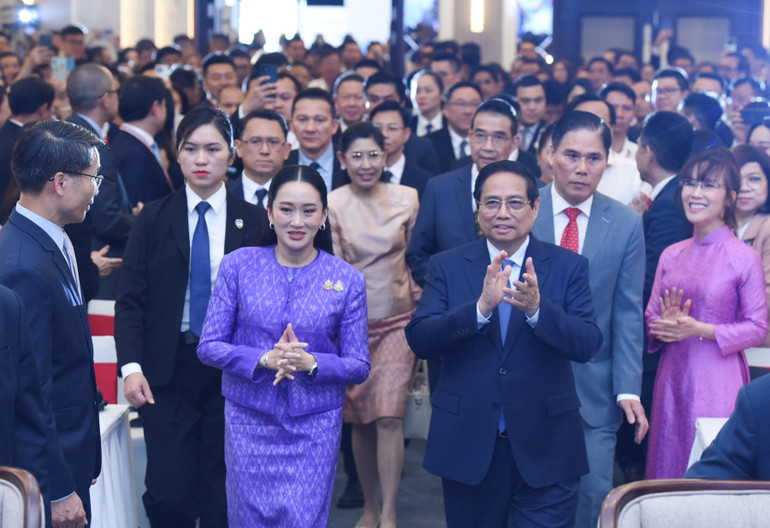 Thủ tướng Phạm Minh Chính và Thủ tướng Thái Lan Paetongtarn Shinawatra tới dự Diễn đàn Doanh nghiệp Việt Nam-Thái Lan 2025. (Ảnh: TRẦN HẢI) Thủ tướng Phạm Minh Chính và Thủ tướng Thái Lan Paetongtarn Shinawatra tới dự Diễn đàn Doanh nghiệp Việt Nam-Thái Lan 2025. (Ảnh: TRẦN HẢI)