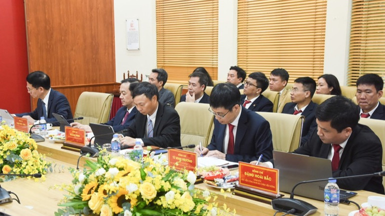 Lãnh đạo Bộ Khoa học và Công nghệ, Học viện Bưu chính Viễn thông tham dự buổi làm việc. (Ảnh: TRẦN HẢI) Lãnh đạo Bộ Khoa học và Công nghệ, Học viện Bưu chính Viễn thông tham dự buổi làm việc. (Ảnh: TRẦN HẢI)