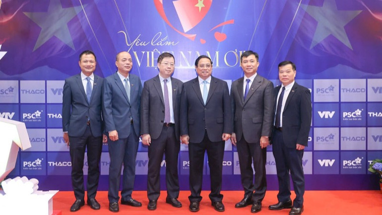 Thủ tướng Phạm Minh Chính với lãnh đạo Đài Truyền hình Việt Nam. (Ảnh: TRẦN HẢI) Thủ tướng Phạm Minh Chính với lãnh đạo Đài Truyền hình Việt Nam. (Ảnh: TRẦN HẢI)