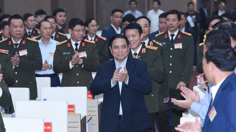 Thủ tướng Phạm Minh Chính tới dự Hội nghị. (Ảnh: TRẦN HẢI)