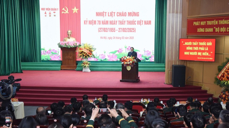 Quang cảnh lễ kỷ niệm. (Ảnh: TRẦN HẢI)